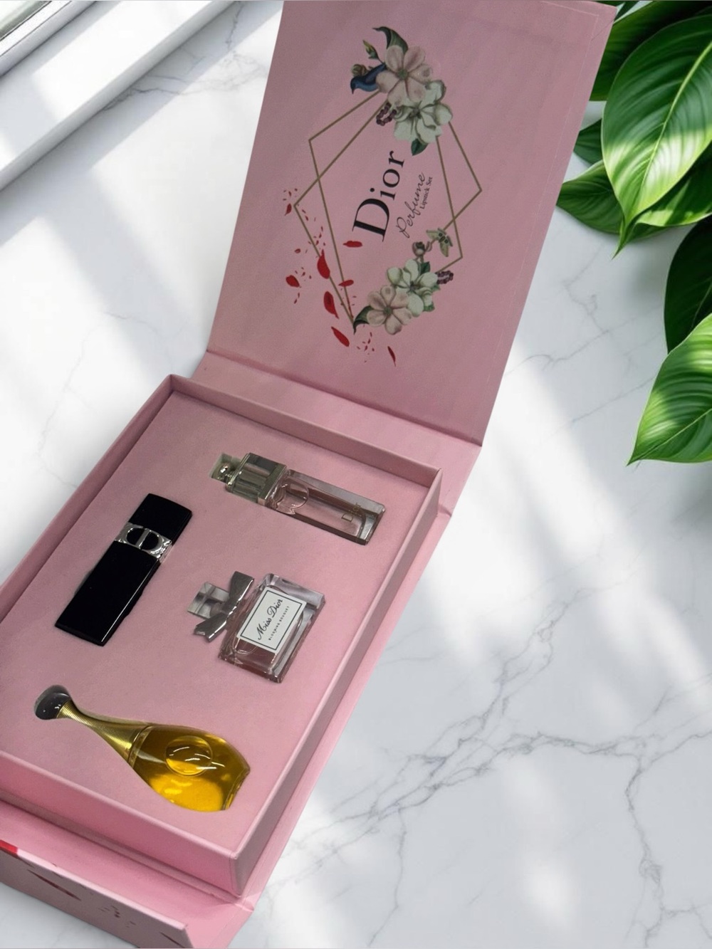 Pink Purse + Mini Perfumes + Lipstick | Perfect Gift & Travel Set - Picture 6 of 7